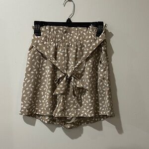 Entro High Waist Tan Patterned Shorts with Elastic Waist